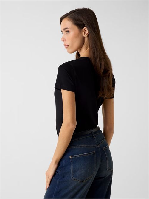 T-shirt con logo triangolare GUESS | W6RI32J1314/JBLK